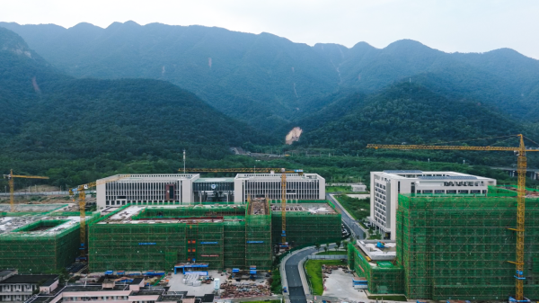 金牛配资 ​​“哪里需要就去哪里！” 肇庆学院项目建设中的逆行与坚守​